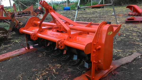 L3608 ฟรีอุปกรณ์ 2ชิ้น ใบดันหน้า โรตารี่ตราช้าง1.6  พึ่งเปลี่ยนยางหน้าใหม่ เล่มพร้อมโอน จัดโปร ส่งฟรีทั่วไทยครับผม