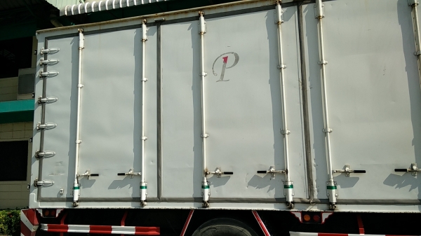 ขายรถบรรทุก ISUZU TFR240 6 ล้อ ตู้10บานสภาพใหม่