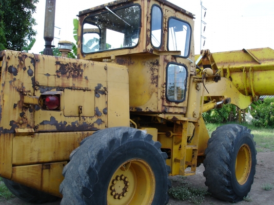 ขายรถตัก Komatsu 510 ; รถเก่าญี่ปุ่น 100\%;  สภาพสวยพร้อมใช้งานได้ทันที สนใจติดต่อ 081-9485494