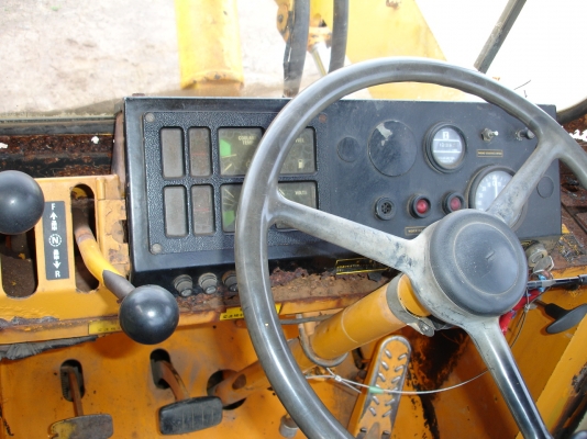 ขายรถตัก Komatsu 510 ; รถเก่าญี่ปุ่น 100\%;  สภาพสวยพร้อมใช้งานได้ทันที สนใจติดต่อ 081-9485494