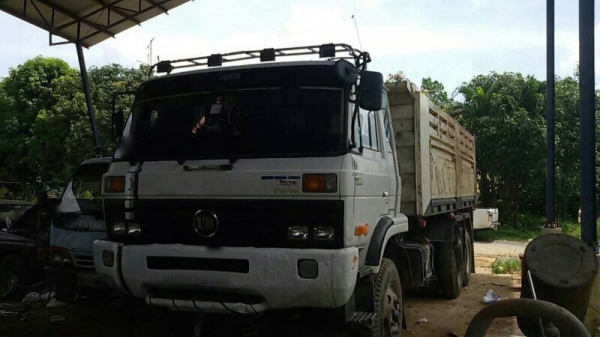 รถนิตสัน 10 ล้อดั้ม CWM430M. /  230 แรงม้า.  ( มีขาย 2  คน. )  สนใจติดต่อ  081 - 6079515