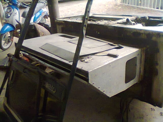 เครื่องทำความเย็นตู้เย็นรถ10ล้อ ใช้ได้ทั้ง2ระบบ(ไฟฟ้า-ดีเซล)คอม4สูบ เทอร์โมคิงส์แท้ 160,000บาท