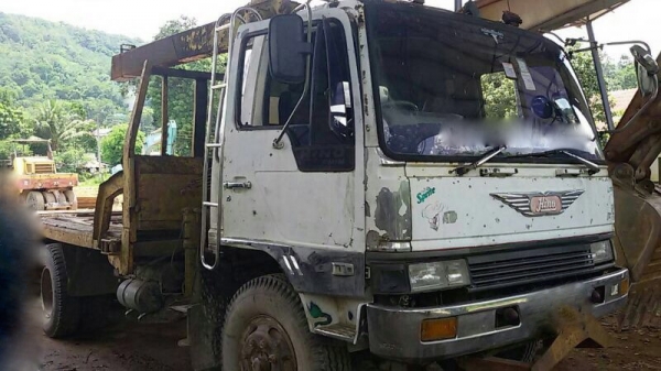 รถฮีโน่  10 ล้อ  FM226 /  220 แรงม้า.  สนใจติดต่อ 081 - 6079515