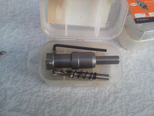 เครื่องมือเจาะคว้านรูสามารถใช้กับสแตยเลส ยี่ห้อ SUPER SHARP ( Hole Saw ) ขนาดเส้นผ่าศูนย์กลาง 19 มม.ส่วนห้วติดคาร์ไบด์