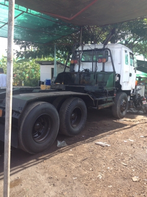 ขาย รถบรรทุก10ล้อหัวลาก isuzu 240 turbo 2เพลาครับ