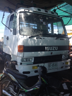 ขาย รถบรรทุก10ล้อหัวลาก isuzu 240 turbo 2เพลาครับ