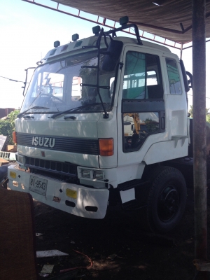 ขาย รถบรรทุก10ล้อหัวลาก isuzu 240 turbo 2เพลาครับ
