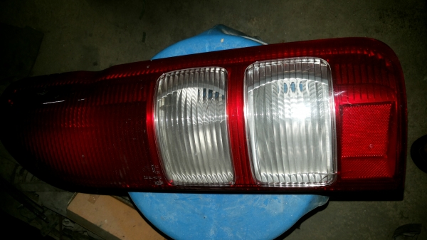 ไฟหน้ารถตู้คอมพิวเติอรปี09กับกระจังหน้ากระจกมองข้าง ไฟหน้ารถตู้คอมพิวเติอรปี09กับกระจังหน้ากระจกมองข้าง