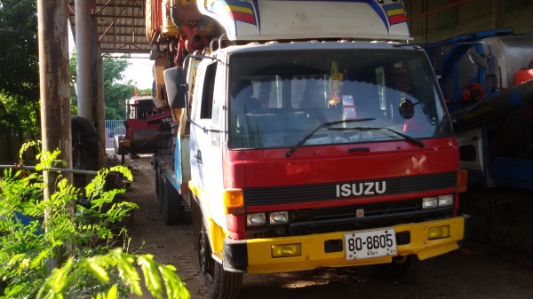 ขายด่วน..สิบล้อ2เพลา สนใจ 0834125434