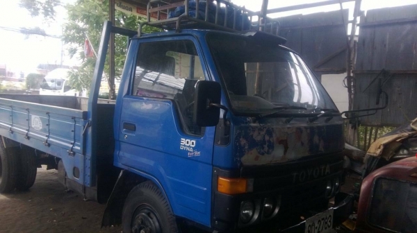 ขายรถ 6 ล้อกระบะคาร์โก้ TOYOTA BU87 14B 115 แรงม้า ราคา 200000