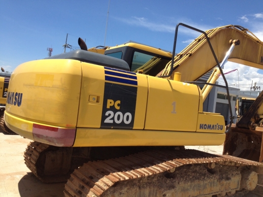 ขายดาวน์!!!KOMATSU PC200-7 ไมล์5,XXXชม.สภาพใหม่ค่ะ ขายดาวน์!!!KOMATSU PC200-7 ไมล์5,XXXชม.สภาพใหม่ค่ะ