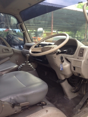 Hino 6 ล้อ เครื่อง