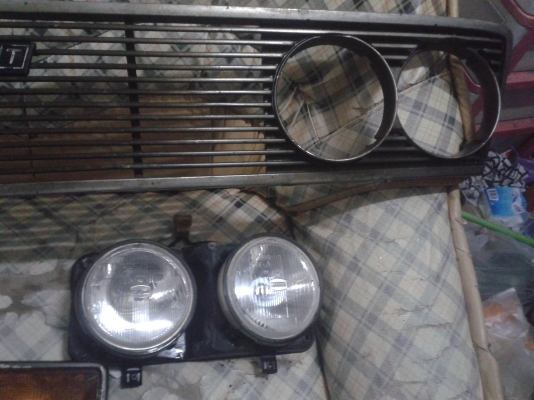 ขายไฟหน้า ไฟท้าย กระจังหน้า เฟียต132สเปเชยว ขายไฟหน้า ไฟท้าย กระจังหน้า เฟียต132สเปเชยว