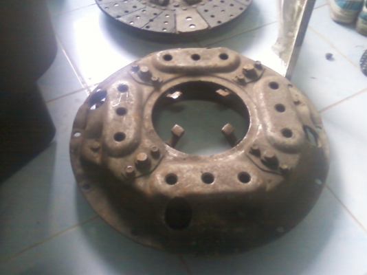 ขาย จานกดคลัทช์อ พร้อมผ้าคลัทช์ 3000 บาท ขาย จานกดคลัทช์อ พร้อมผ้าคลัทช์ 3000 บาท