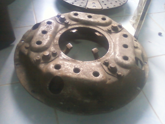 ขาย จานกดคลัทช์อ พร้อมผ้าคลัทช์ 3000 บาท ขาย จานกดคลัทช์อ พร้อมผ้าคลัทช์ 3000 บาท