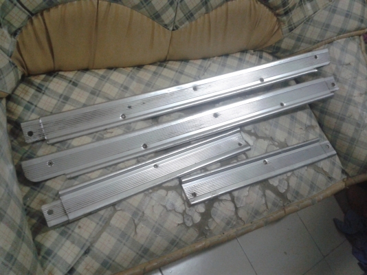 ขายกาบ บันไดมิเนียม4ชิ้นเฟียต132สเปเชยว 500บาท