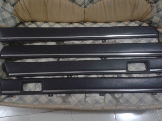 ขายนวมประตู้4อัน เฟีต132สเปเชยว500บาท