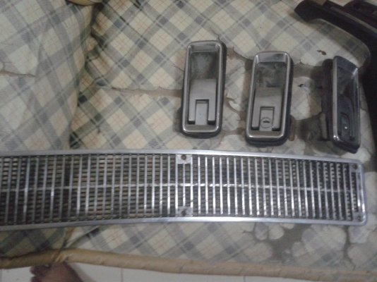 ขายมือเปิดประตูนอกใน ตะแกลงลางจิ้งรีด เฟียต132สเปเชยว