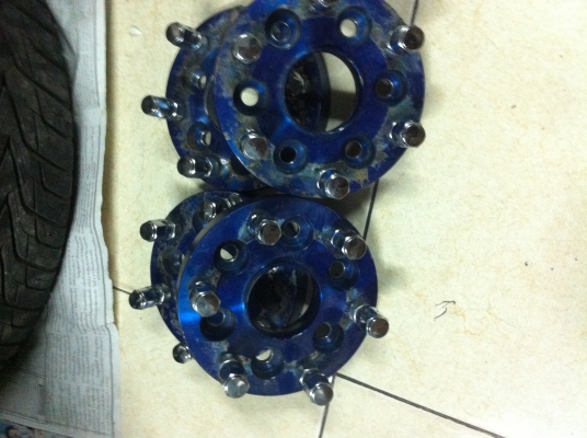 ขาย อแดปเตอ นาวาร่า 114.3 ออก กระบะทั่วไป139.7 พร้อมนอต แถมปลอกกันสั่น   ราคา 3500  ของเกือบใหม่คาฟ ใส่ไม่ถึง เดือน