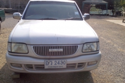 ขาย isuzu tripper 4 ประตู 9ที่นั่ง เครื่อง3000 เกียร์ธรรมดา