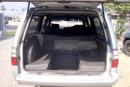 ขาย isuzu tripper 4 ประตู 9ที่นั่ง เครื่อง3000 เกียร์ธรรมดา