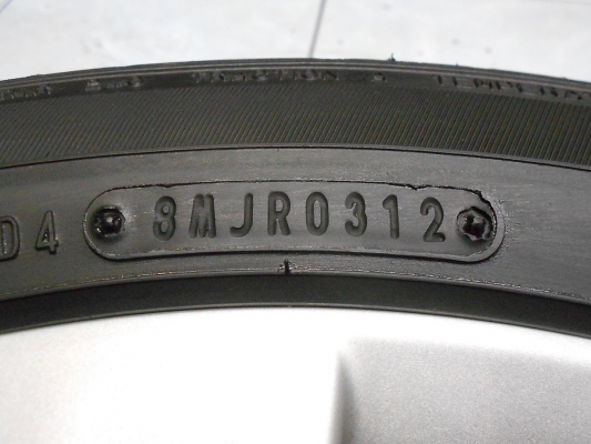 ขายล้อมาสด้า 2 ขอบ 15 พร้อมยาง ดันลอป185/55/15 ปี 12 /เทิร์นได้-ใส่ฟรี