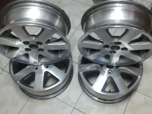 ขายแม็กขอบ15 4 รู 100 สภาพสวยเงาๆ ลดราคา 4000มาเอาไปเลยครับ