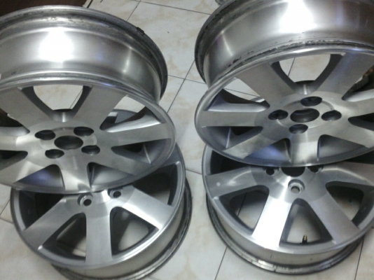 ขายแม็กขอบ15 4 รู 100 สภาพสวยเงาๆ ลดราคา 4000มาเอาไปเลยครับ