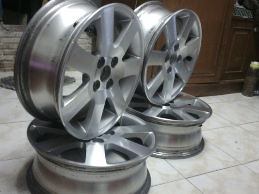 ขายแม็กขอบ15 4 รู 100 สภาพสวยเงาๆ ลดราคา 4000มาเอาไปเลยครับ