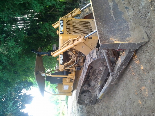 ขายเลิกกิจการครับ Caterpillar D4D  ฝาบาง ทำงานทั้งวันไม่ต้องกังวลเรื่องความร้อน รถสวย สภาพเดิมๆ ครับ ทำสีให้ใหม่