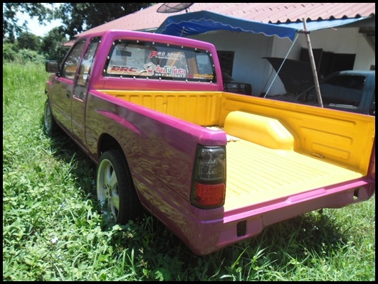 อีซูซุ ไม่มีเครื่อง ไม่มีเกียร์ มีแต่ร่าง