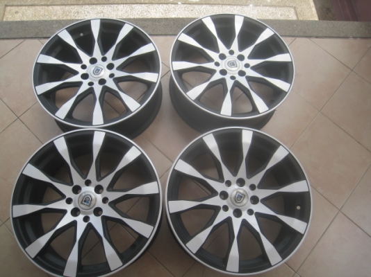 ขายล้อแม็กมือสอง Master 17"x7"et40 4รู100/114.3  สนใจติดต่อเล็กคลองสามครับ 081-3747940