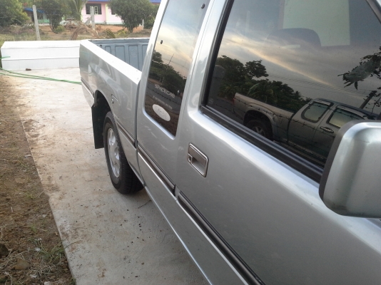 ขาย isuzu หน้าหนู ปี95 สภาพตามรูปเลยคับ 170000 ราคาคุยกันได้คับ