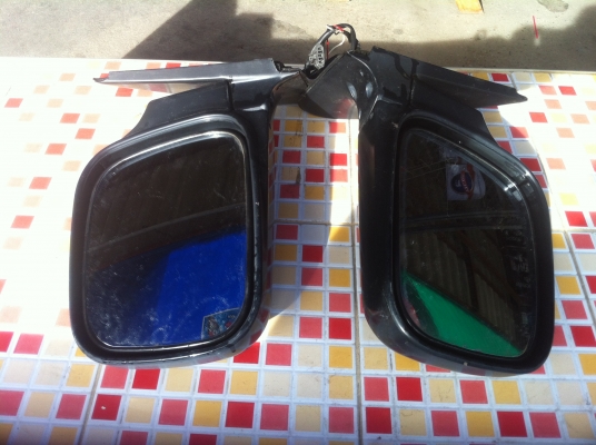 ขายกระจก มองข้าง isuzu mu  3 สาย  2300 บาท