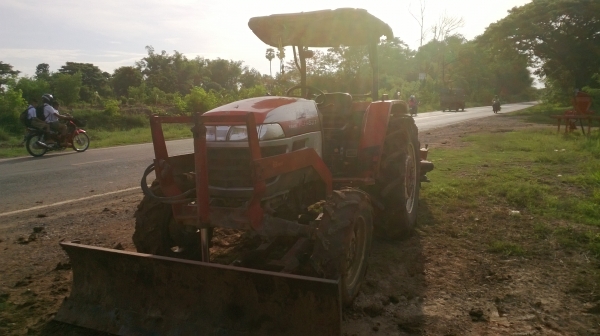 ยันมาร์45แรง ขาย310,000 !!! สภาพเหมือนในรูปพร้อมใช้งาน สีเดิม เครื่องดี ราคาไม่แพง/พร้อมอุปกรณ์1ชิ้นดันหน้า รถอยู่โคราช อ.ขามสะแกแสง ยันมาร์45แรง ขาย310,000 !!! สภาพเหมือนในรูปพร้อมใช้งาน สีเดิม เครื่องดี ราคาไม่แพง/พร้อมอุปกรณ์1ชิ้นดันหน้า รถอยู่โคราช อ.ขามสะแกแสง