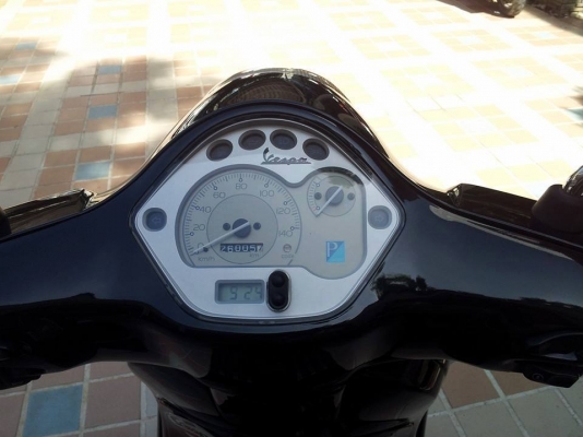 ขาย VESPA LX 125IE สีดำเข้ม สภาพสวยพร้อมใช้งาน ขาย VESPA LX 125IE สีดำเข้ม สภาพสวยพร้อมใช้งาน