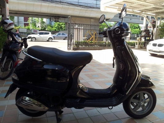 ขาย VESPA LX 125IE สีดำเข้ม สภาพสวยพร้อมใช้งาน ขาย VESPA LX 125IE สีดำเข้ม สภาพสวยพร้อมใช้งาน