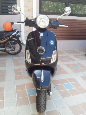 ขาย VESPA LX 125IE สีดำเข้ม สภาพสวยพร้อมใช้งาน ขาย VESPA LX 125IE สีดำเข้ม สภาพสวยพร้อมใช้งาน