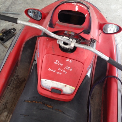 เจ็ตสกี เก่าญี่ปุ่น KAWASAKI  สีแดง ไม่มีเครื่องยนต์  ขายตามสภาพ (ขายซาก)