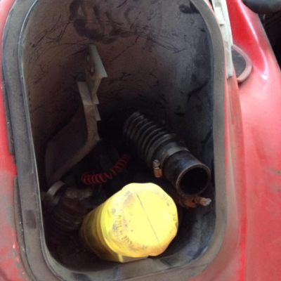 เจ็ตสกี เก่าญี่ปุ่น KAWASAKI  สีแดง ไม่มีเครื่องยนต์  ขายตามสภาพ (ขายซาก)