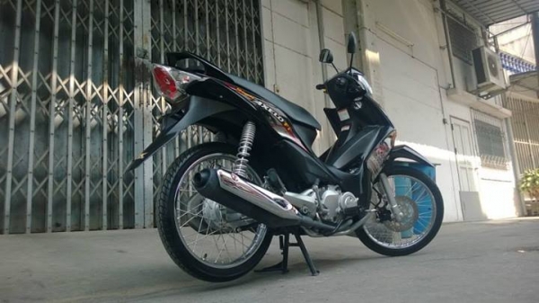 Axelo 2013 เดิมๆ วิ่ง 7000 สภาพนางฟ้า ราคาถูก .ต่อรองได้จ้า.