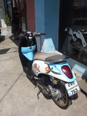 Honda Scoopy &ndash; i ปี 2555 รถระบบหัวฉีดประหยัดน้ำมัน เครื่องดี ขับขี่ดี แต่งสวยภายนอก