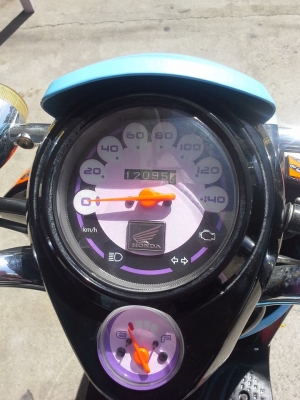 Honda Scoopy &ndash; i ปี 2555 รถระบบหัวฉีดประหยัดน้ำมัน เครื่องดี ขับขี่ดี แต่งสวยภายนอก