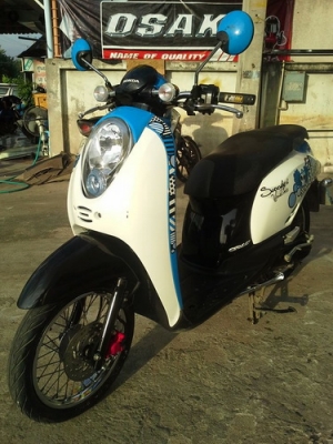 Scoopy-i รถปี55 หัวฉีดประหยัดน้ำมัน สวยๆครับ