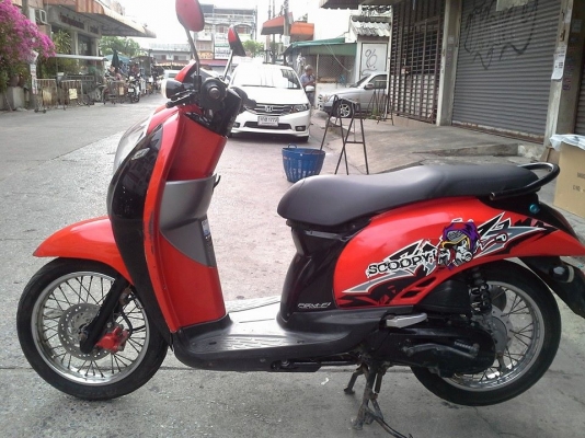 Scoopy i ปี 55 สีแดง ดำ รถบ้าน สวย เครื่องเดิมแน่นๆ ไม่หลวม ไม่หอน ชุดสีสด มีเล่ม เอกสารพร้อม