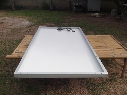 แผงโซล่าเซลล์ 285 วัตต์  สภาพดี ยังไม่เคยใช้งาน ถูกๆ เหลือ 1แผงแล้ว