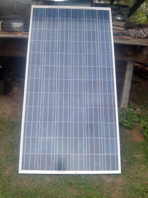 แผงโซล่าเซลล์ 285 วัตต์  สภาพดี ยังไม่เคยใช้งาน ถูกๆ เหลือ 1แผงแล้ว