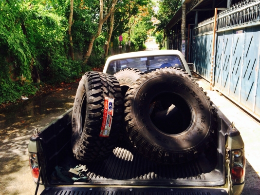 ขายยาง MUD. GT. SAVERO. MT. 33/12.5R15. ยางใหม่คับ