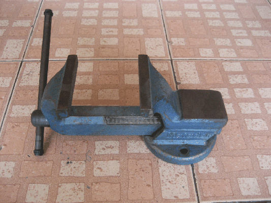 ขายปากกาจับชิ้นงานเหล็กเหนียว 4 นิ้ว Matador Made in West-Germany.