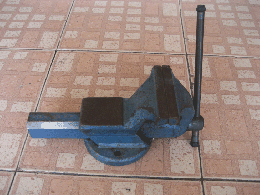 ขายปากกาจับชิ้นงานเหล็กเหนียว 4 นิ้ว Matador Made in West-Germany.